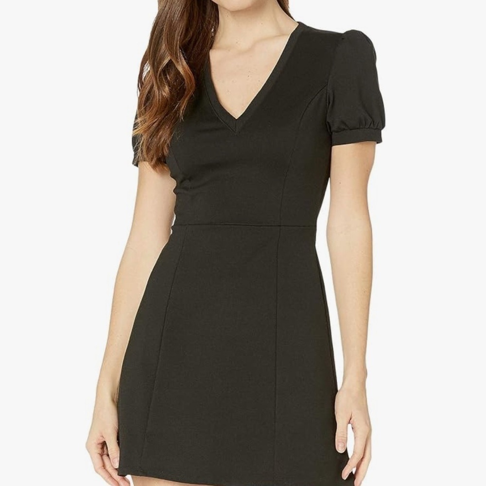 NWT BCBGeneration women’s Black Short Sleeve Fit Flare Knit Dress size small 4 6